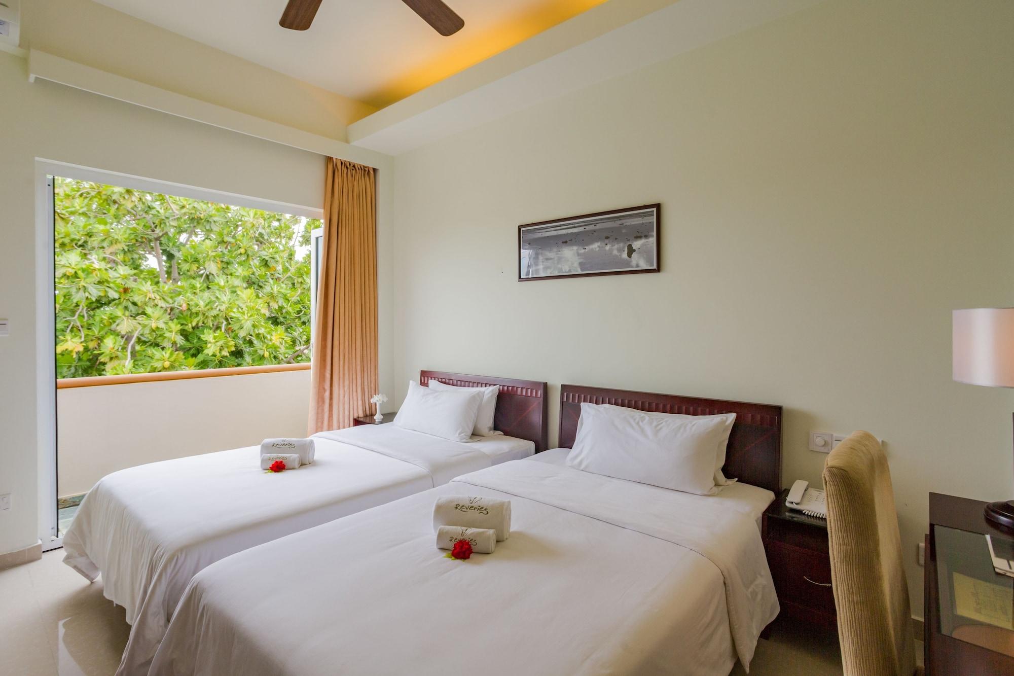 Reveries Maldives Gan  Exterior foto